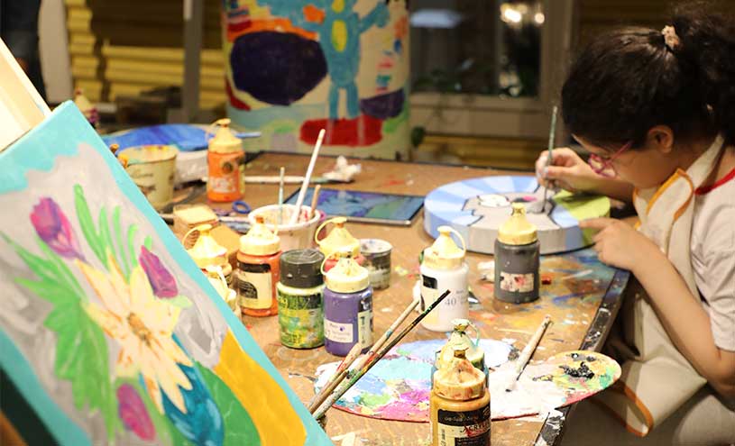 کارگاه های هم آموزی | Workshops - مبلمان هارمونی Workshop-Painting3
